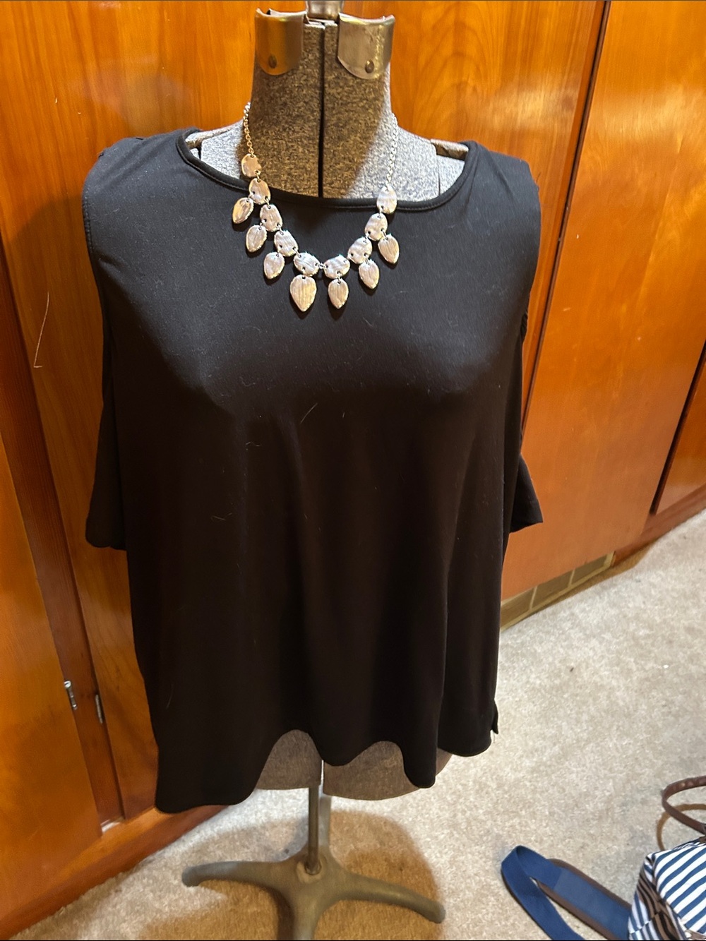 Rue21 Black Relaxed Round-Neck Tunic